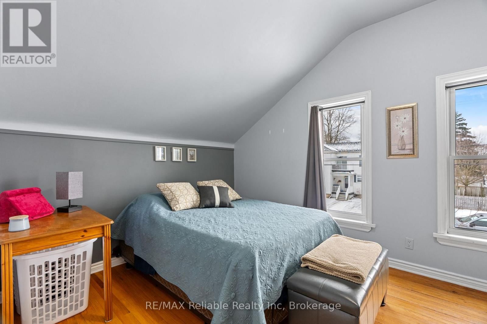 25 JARVIS STREET NORTH Image 27