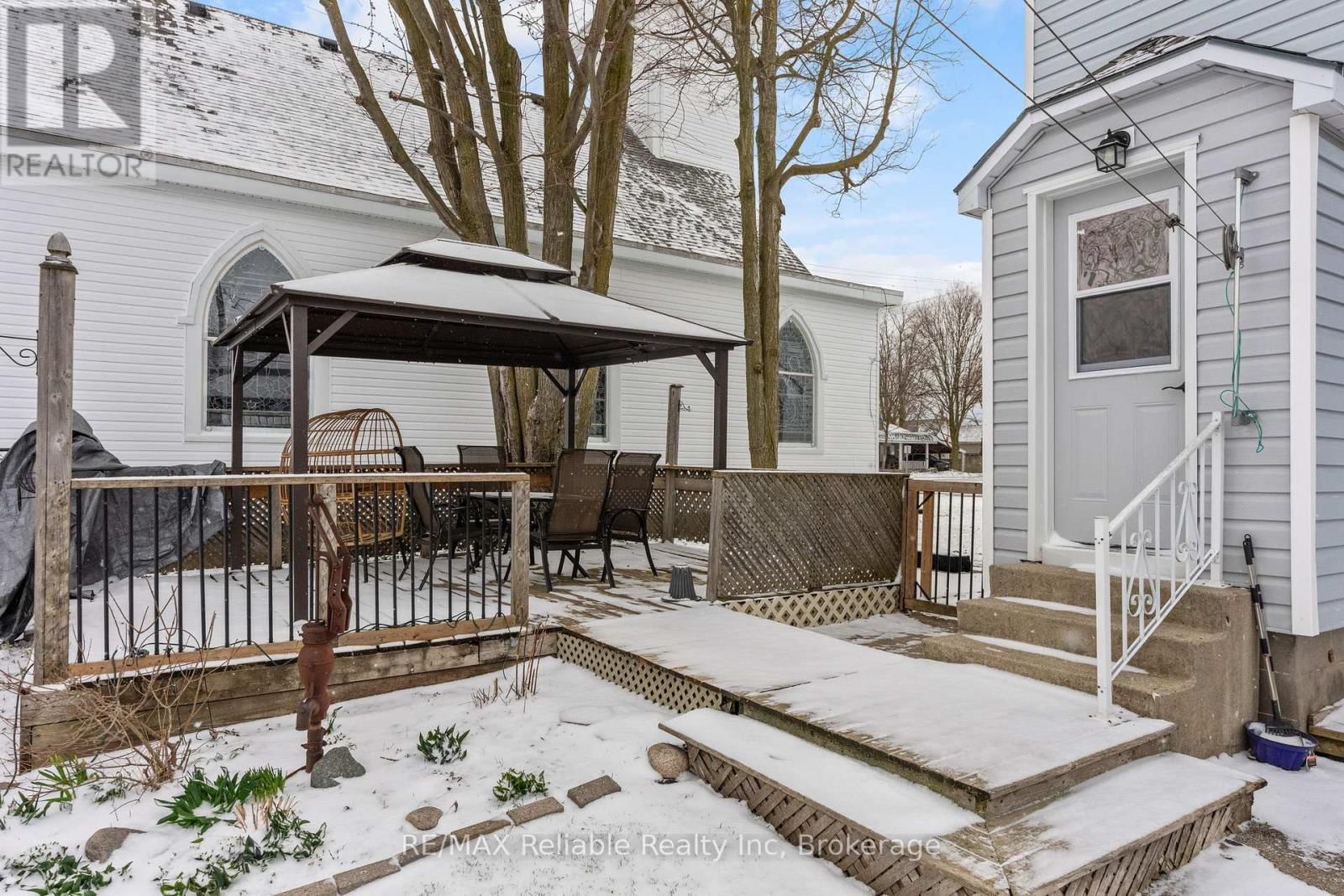 25 JARVIS STREET NORTH Image 44