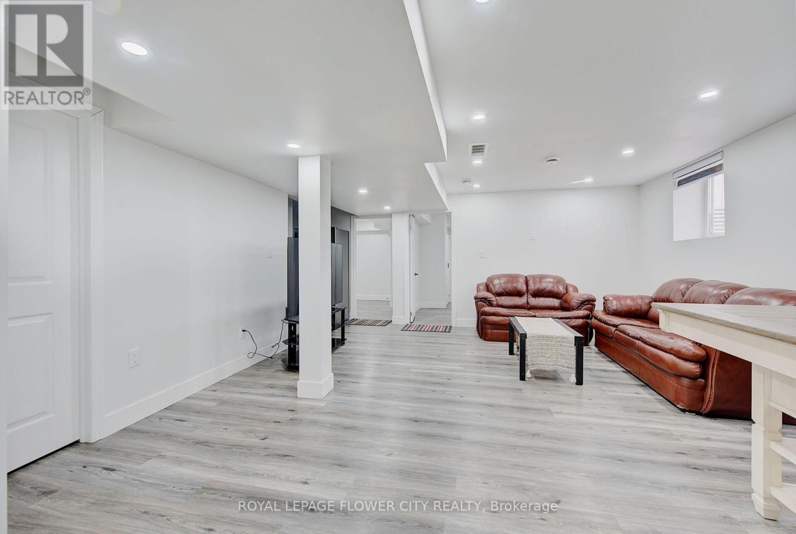 3817 AYRSHIRE AVENUE Image 36