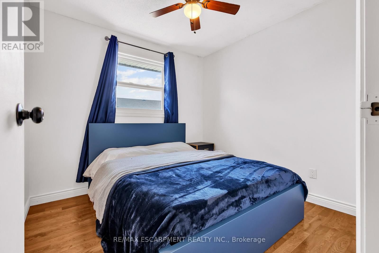 148 GORDON DRUMMOND AVENUE Image 21