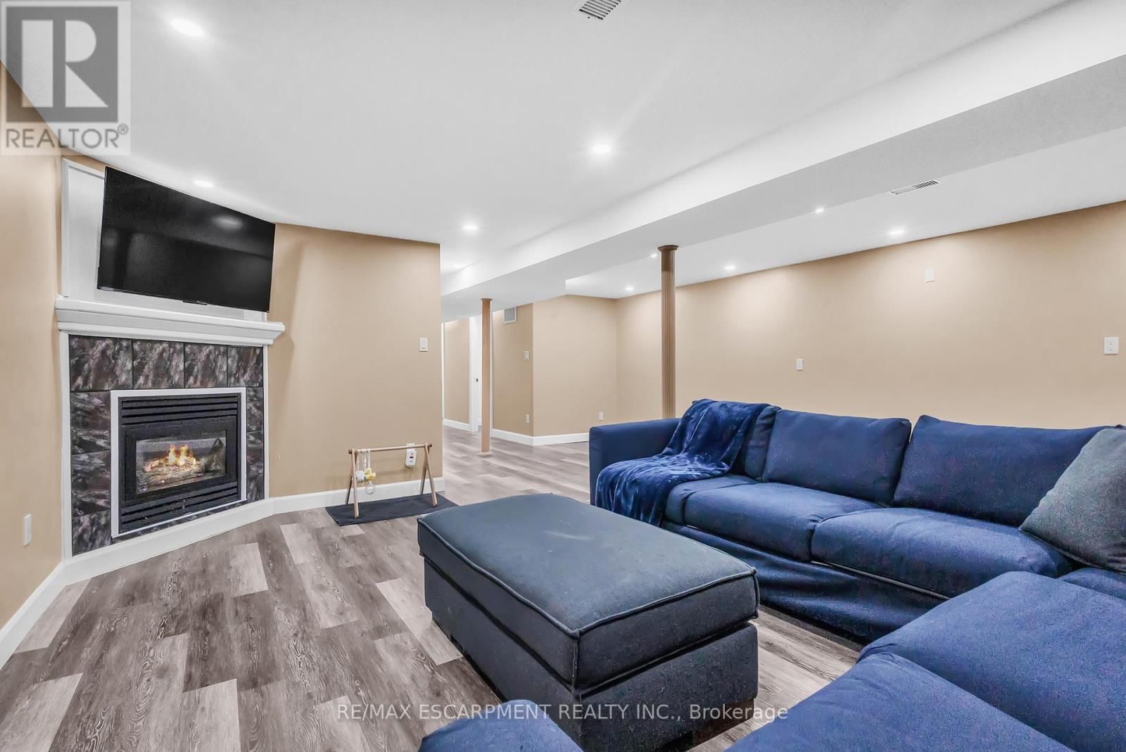 148 GORDON DRUMMOND AVENUE Image 27