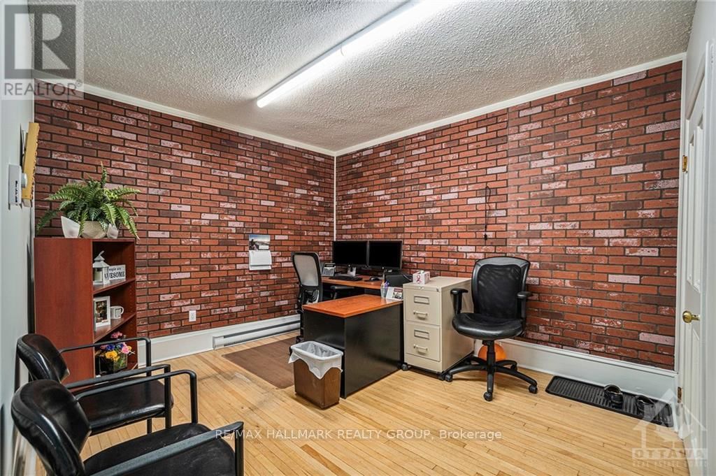 56-58 FOSTER STREET Image 12