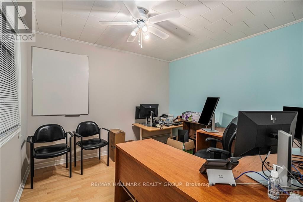 56-58 FOSTER STREET Image 17