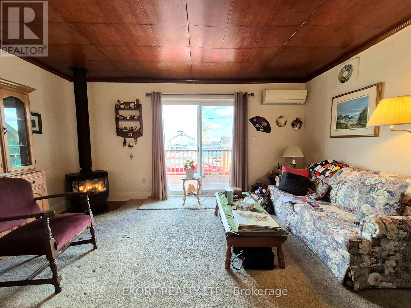 40 DEMILLE STREET Image 10