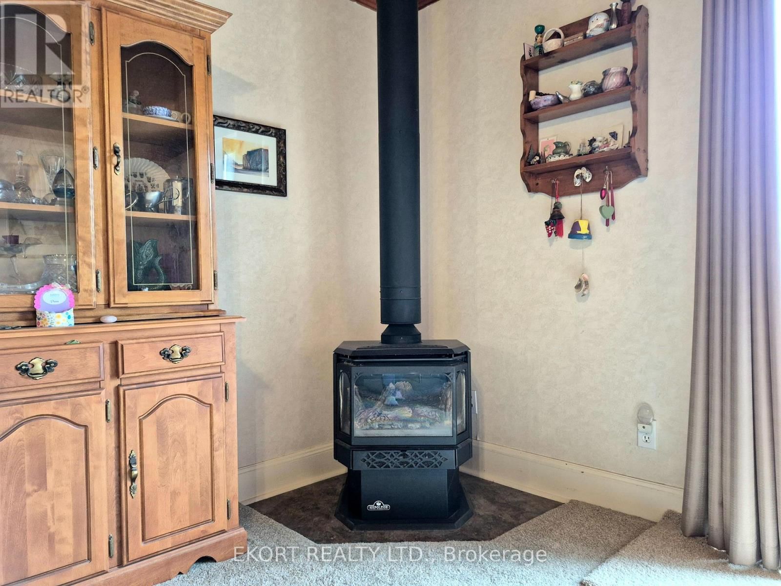 40 DEMILLE STREET Image 11