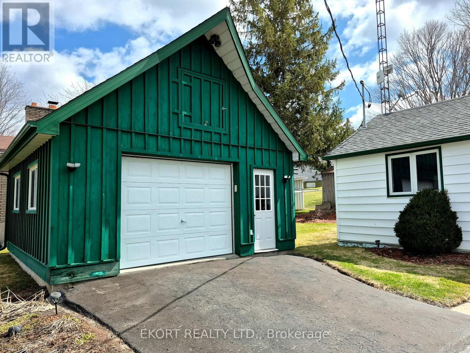 40 DEMILLE STREET Image 3