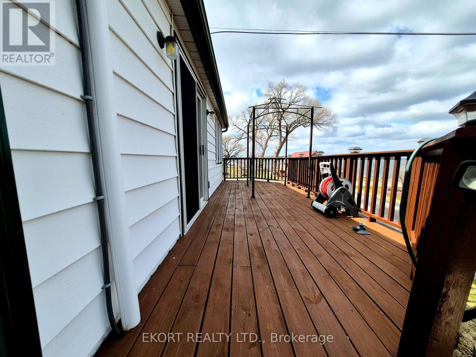 40 DEMILLE STREET Image 4