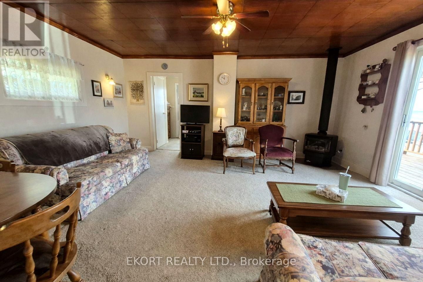 40 DEMILLE STREET Image 9