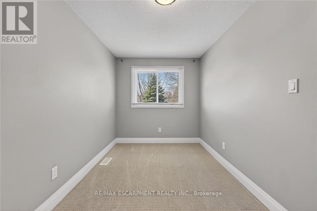 29 - 102 RICHARDSON DRIVE Image 24