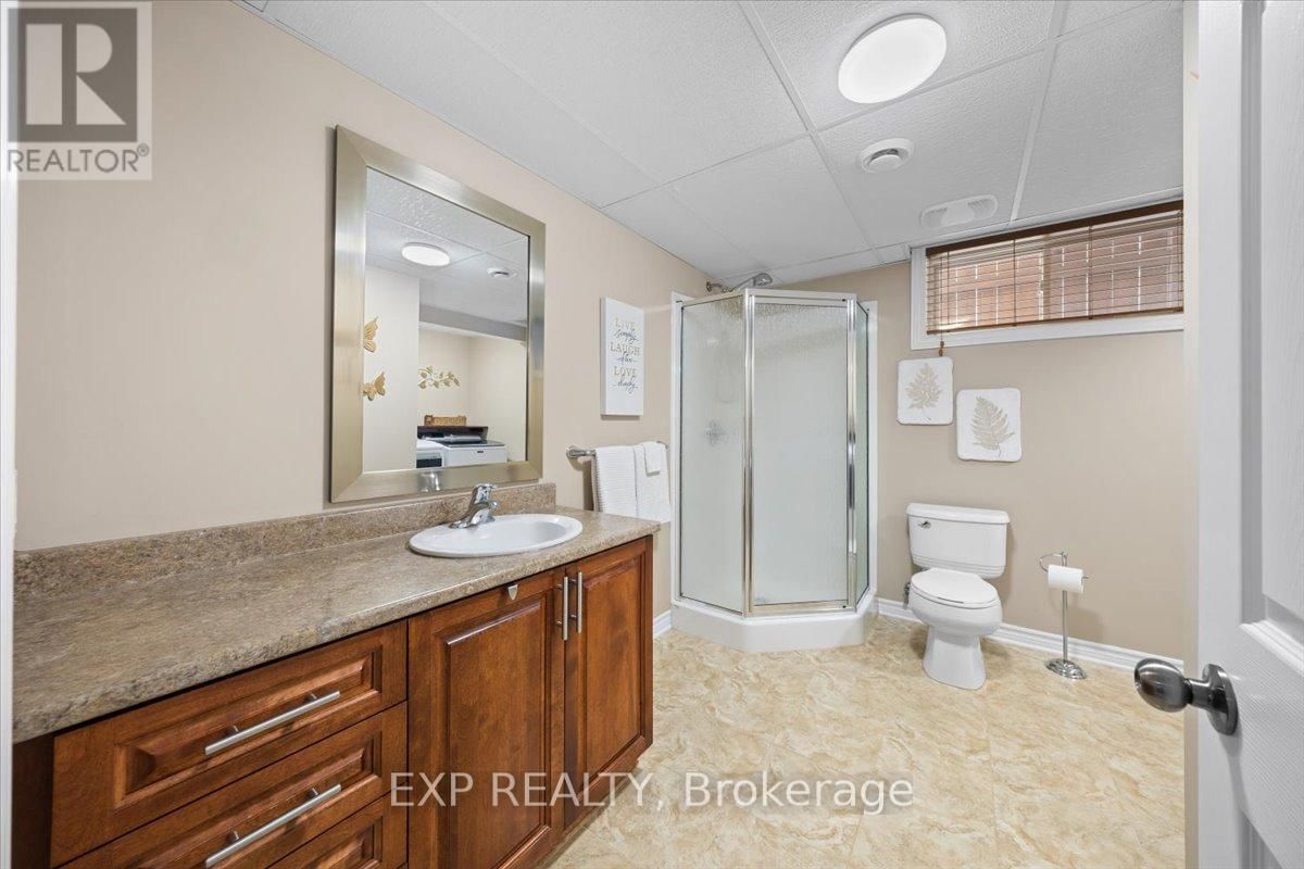 35 HONORE CRESCENT Image 29