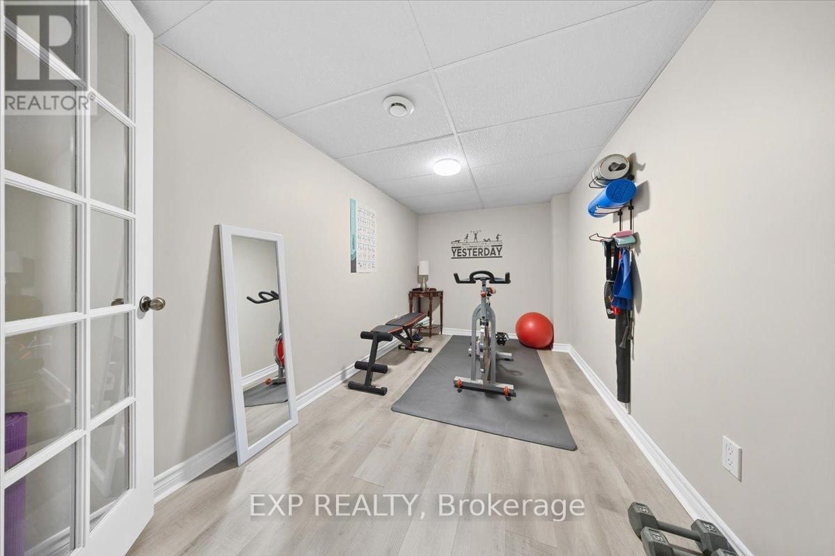 35 HONORE CRESCENT Image 40