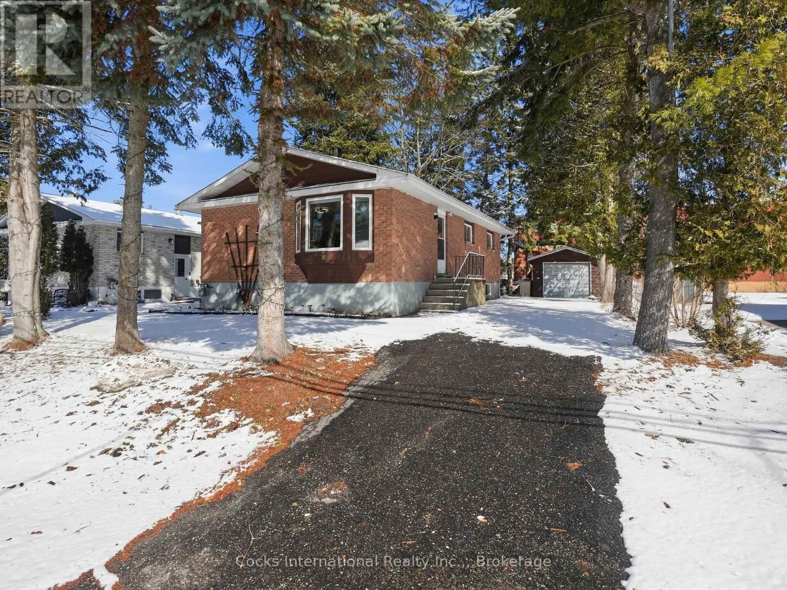 36 SUSAN STREET WEST Image 39