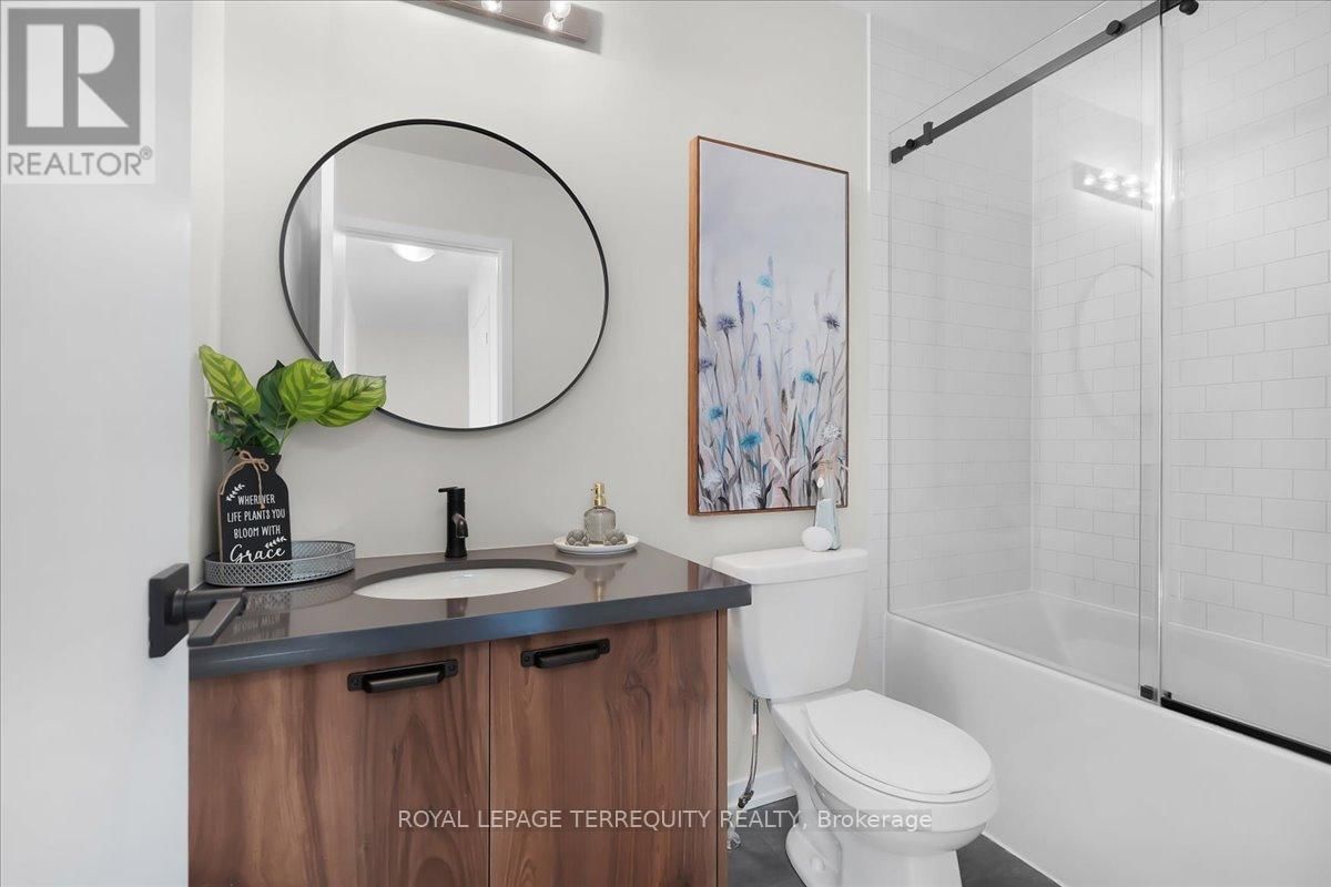 38 KINGBIRD COMMON Image 24