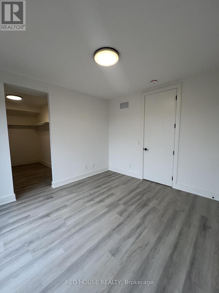 150 EVERETT COMMON Image 20