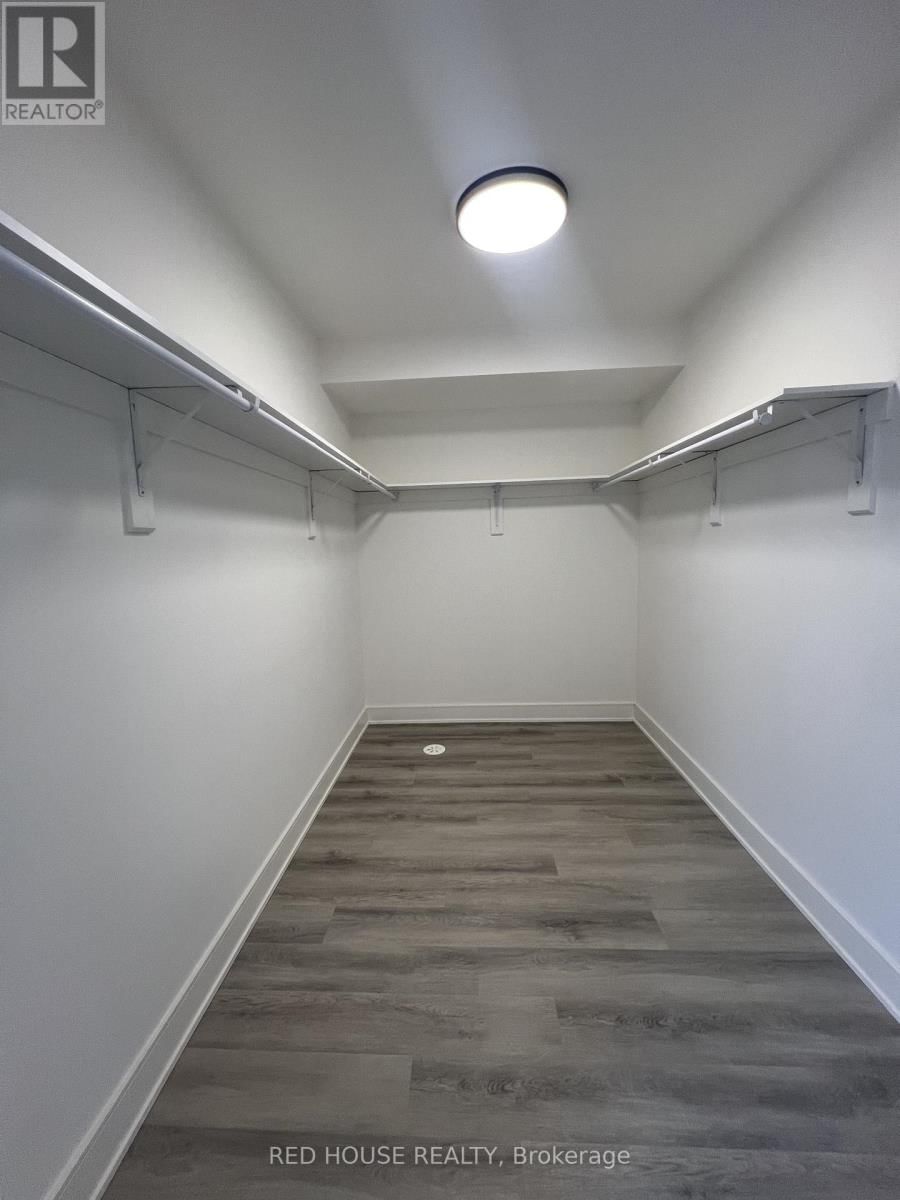 150 EVERETT COMMON Image 21