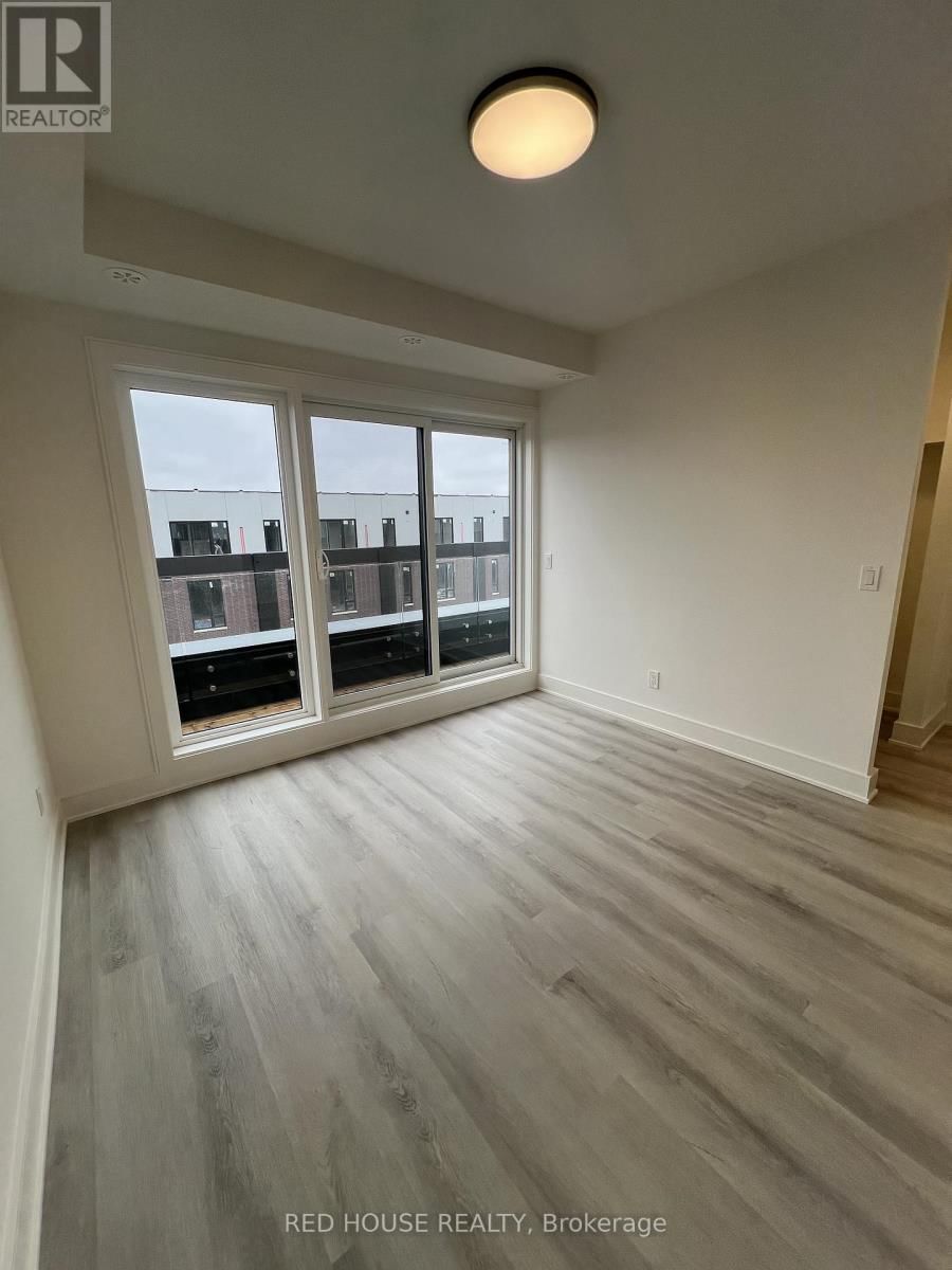 150 EVERETT COMMON Image 24