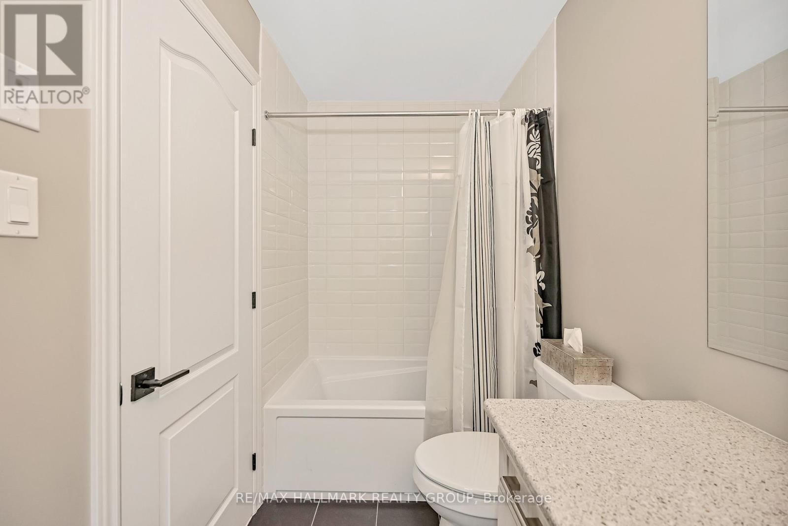 210 TROLLIUS WAY Image 43