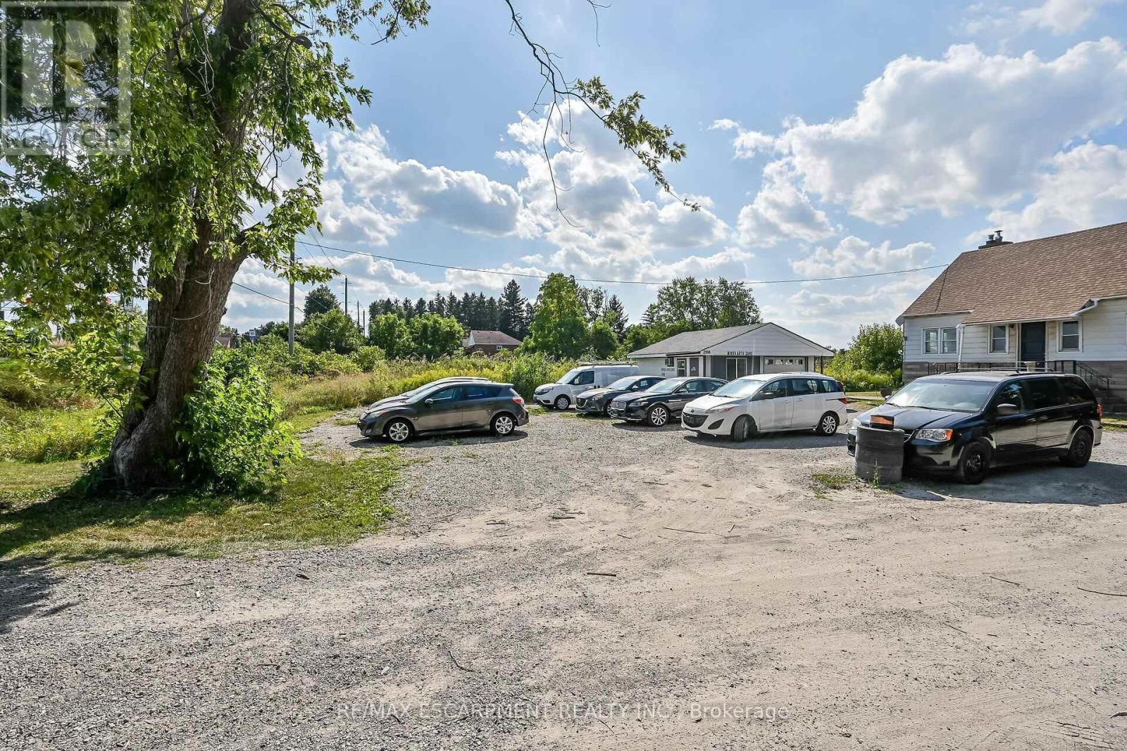 2918 UPPER JAMES STREET Image 26