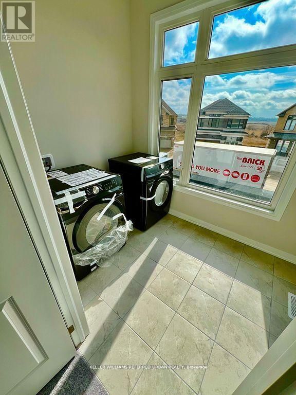 48 BLACKBURN STREET Image 32