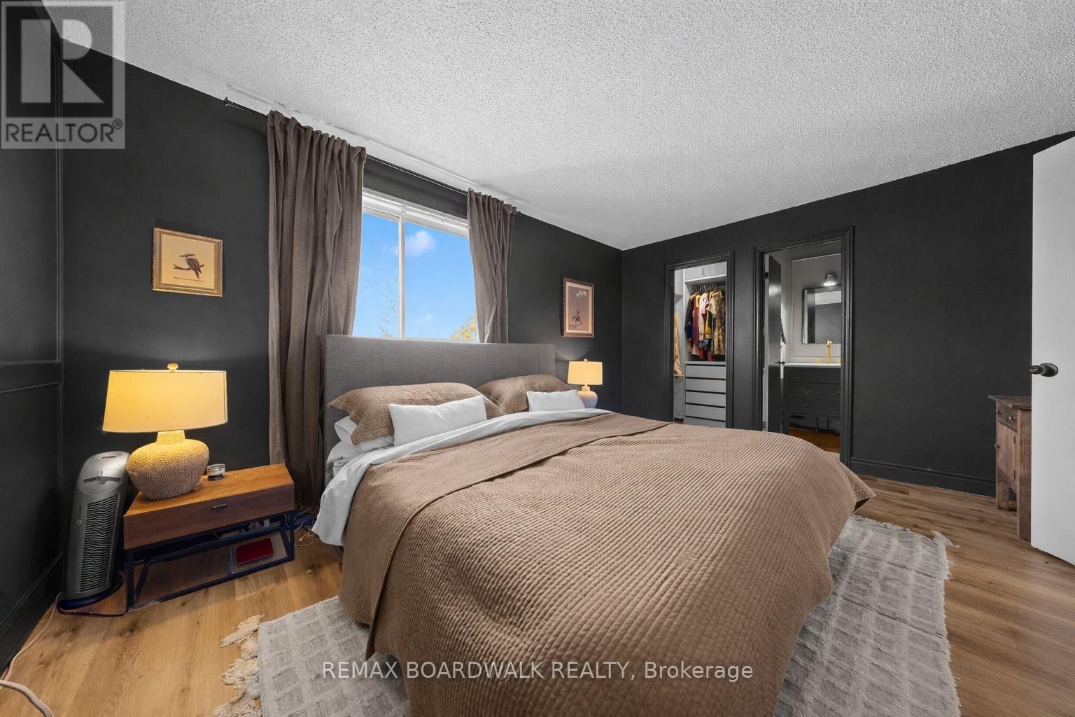 567 LATOUR CRESCENT Image 22