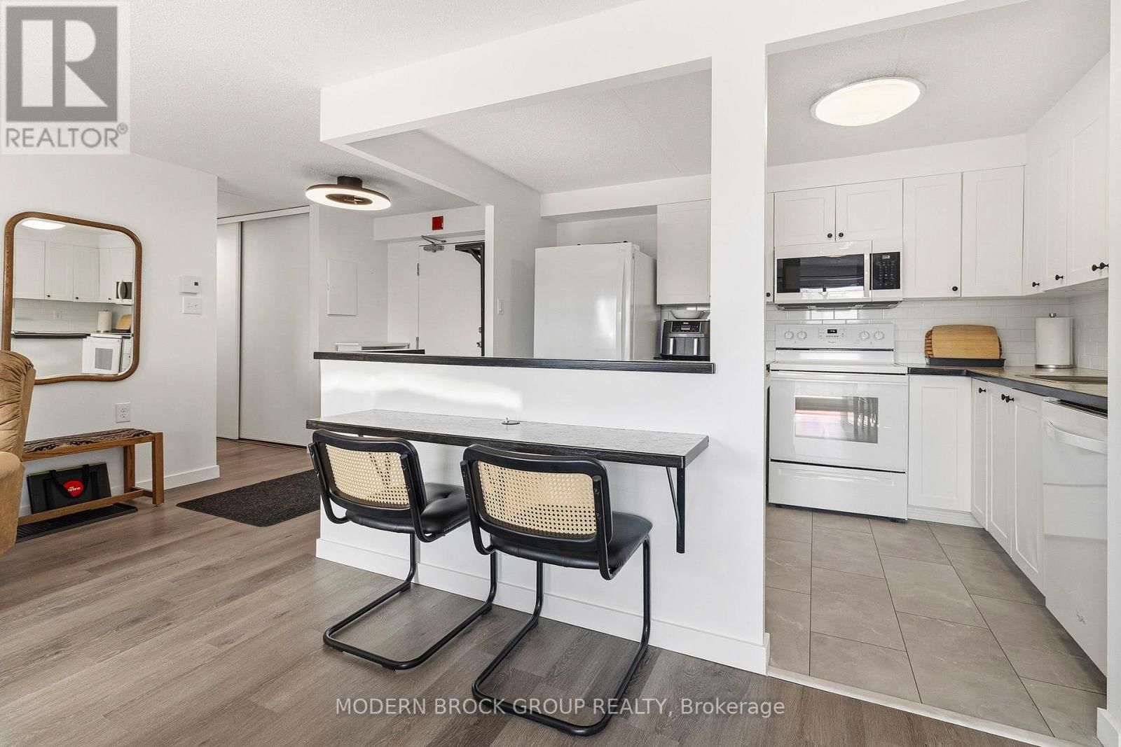 703 - 3 APPLE STREET Image 13