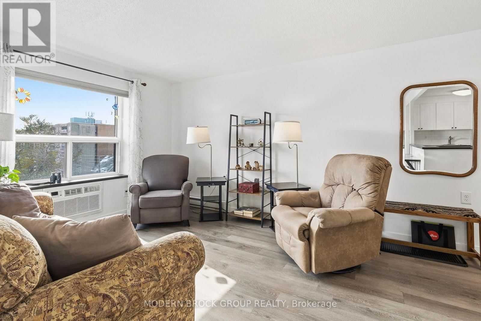 703 - 3 APPLE STREET Image 22