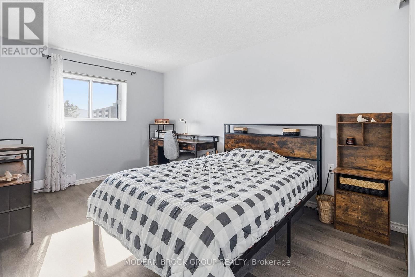 703 - 3 APPLE STREET Image 29