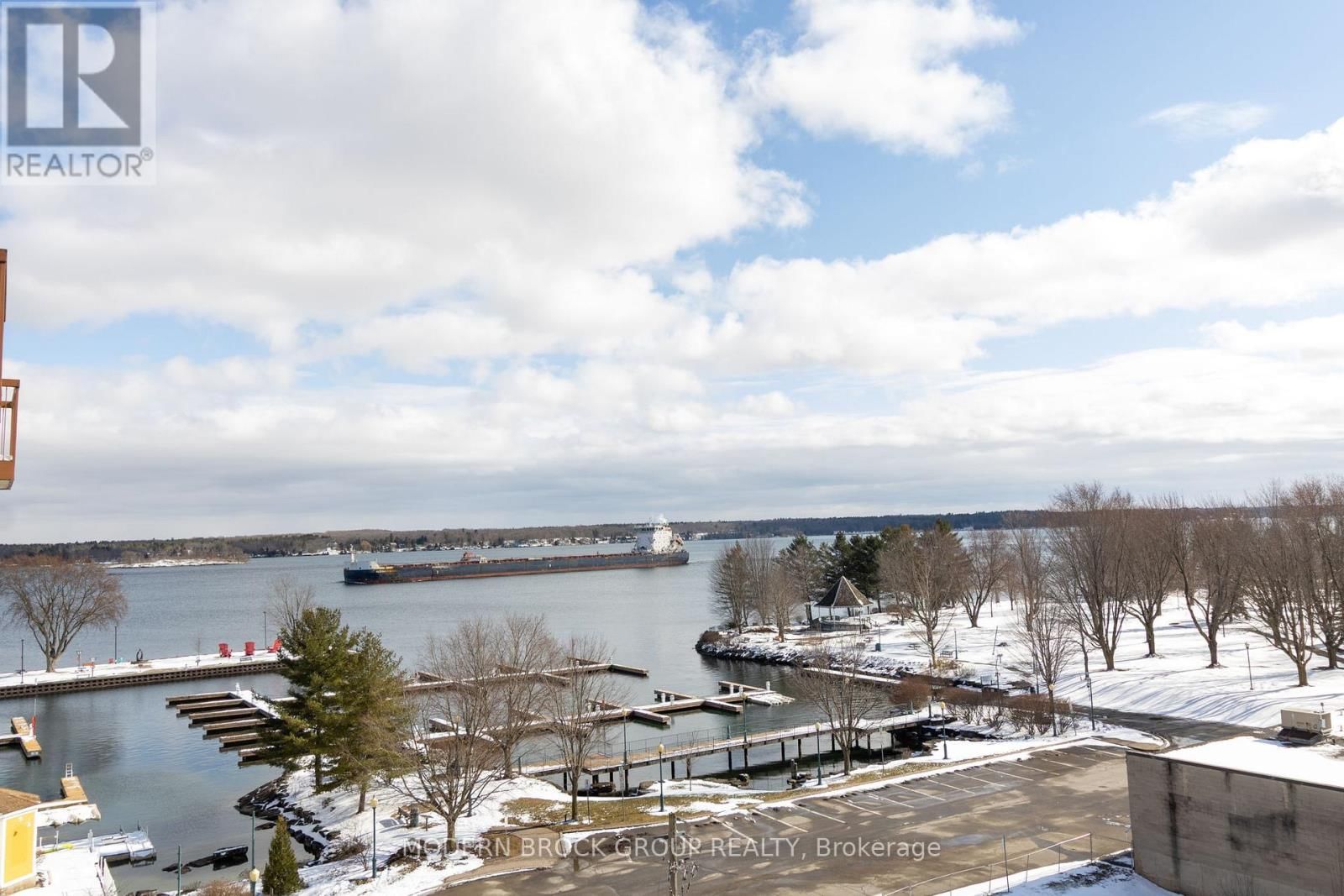 703 - 3 APPLE STREET Image 33