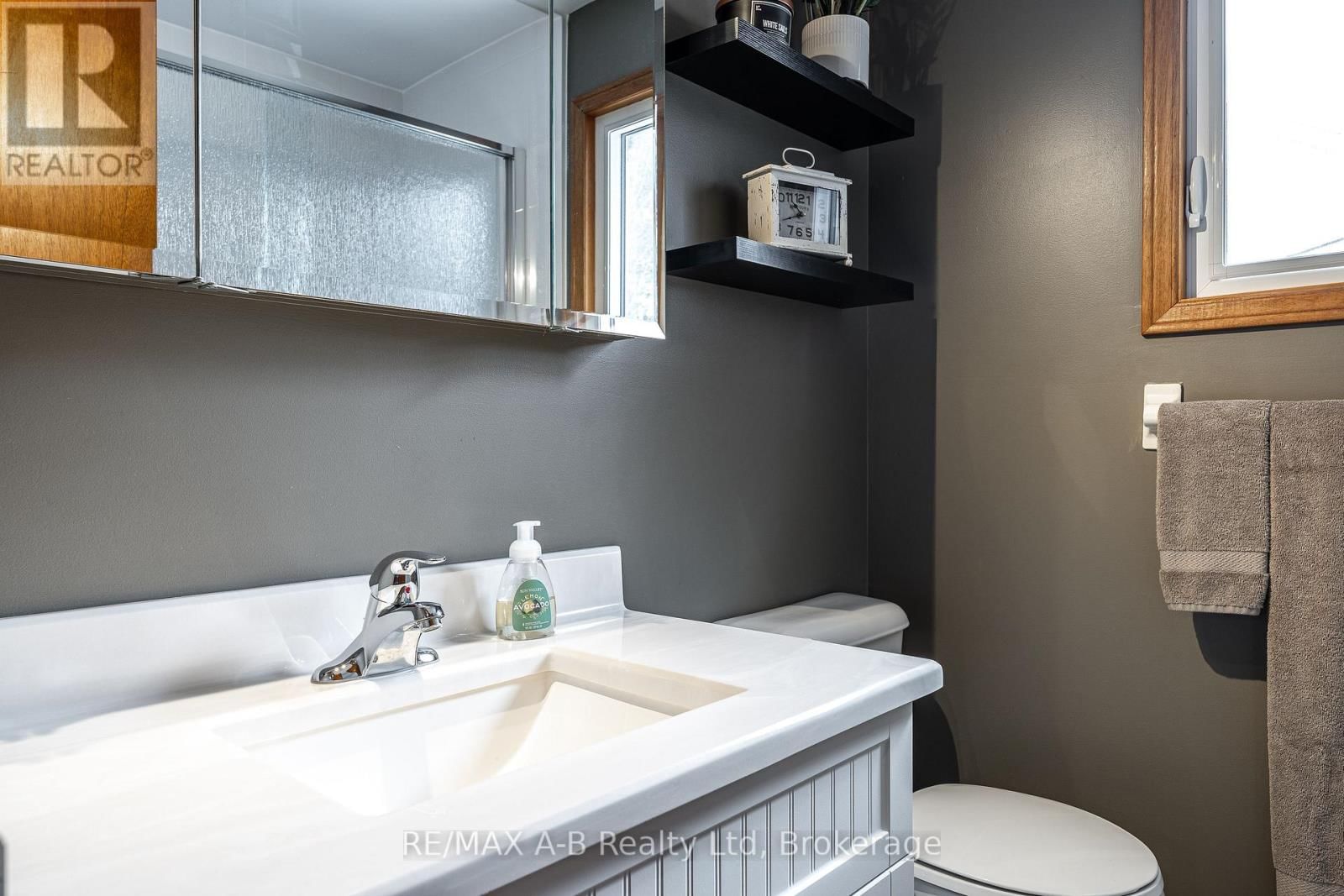 35 SPARLING CRESCENT Image 20