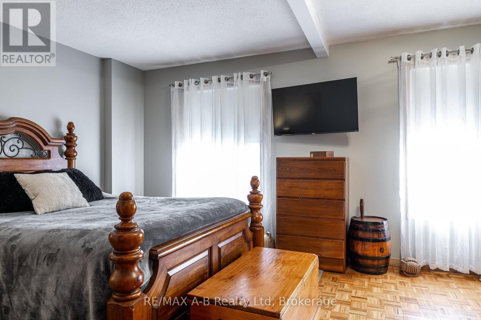 35 SPARLING CRESCENT Image 23