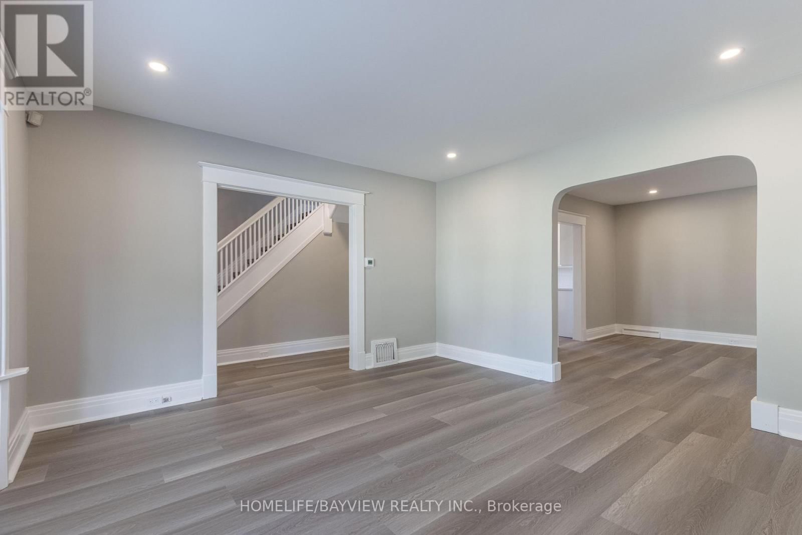 19 MAIN STREET Image 10