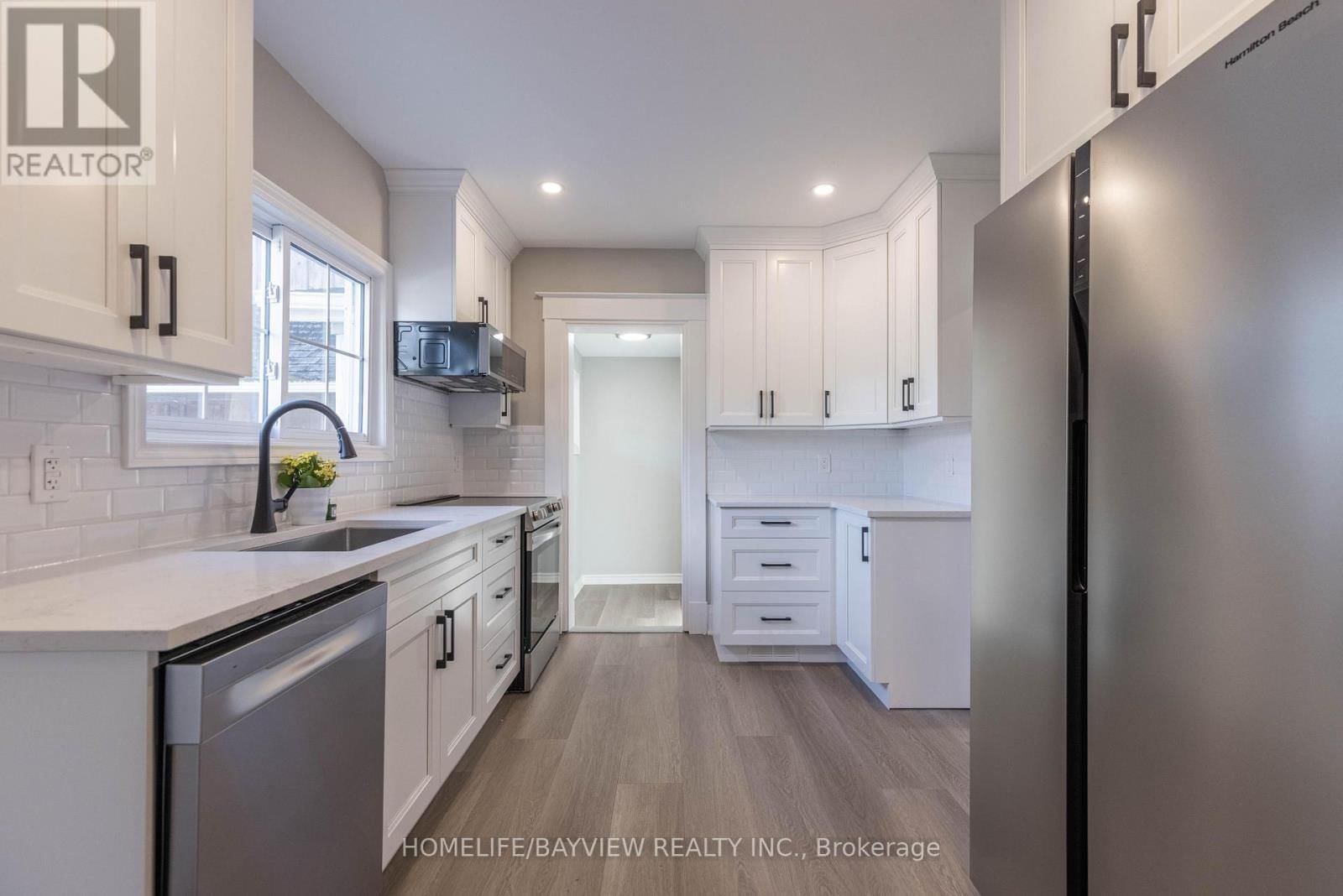 19 MAIN STREET Image 13