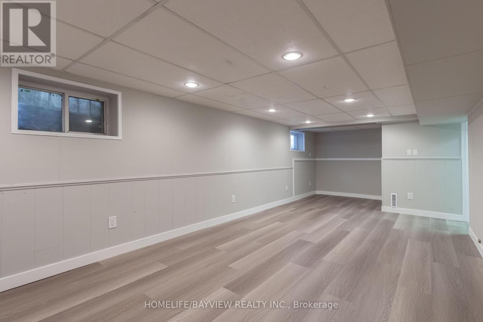 19 MAIN STREET Image 21