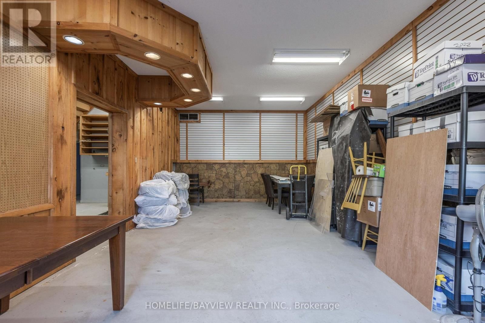 19 MAIN STREET Image 24