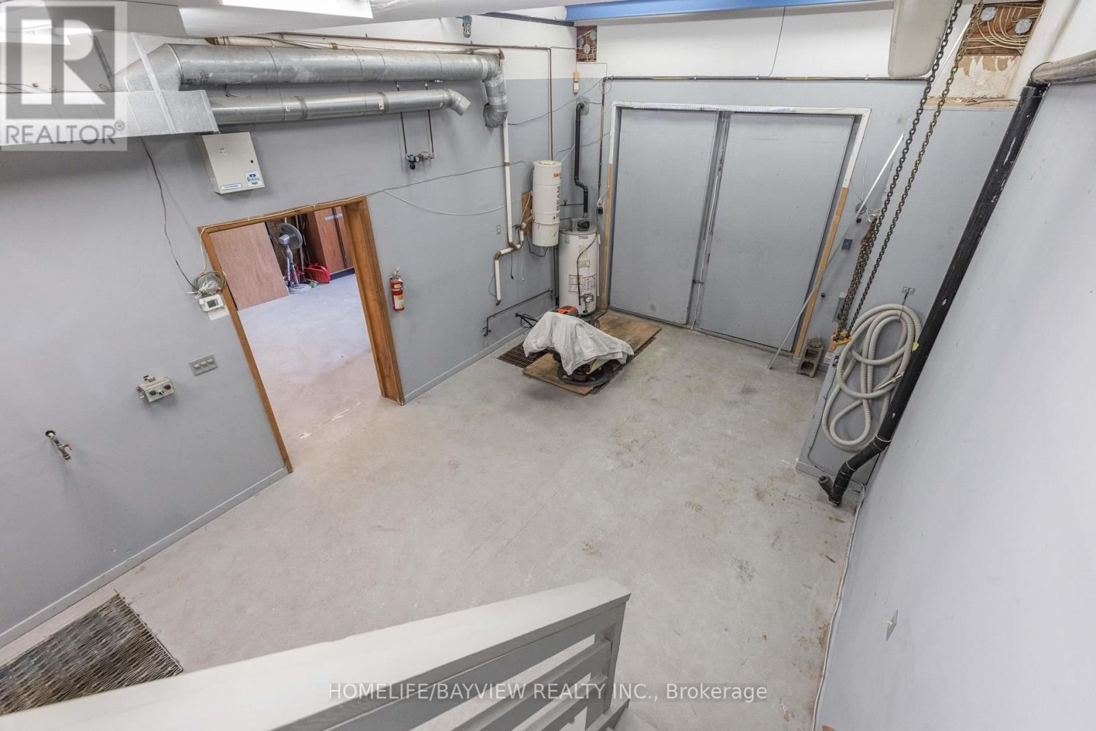 19 MAIN STREET Image 27