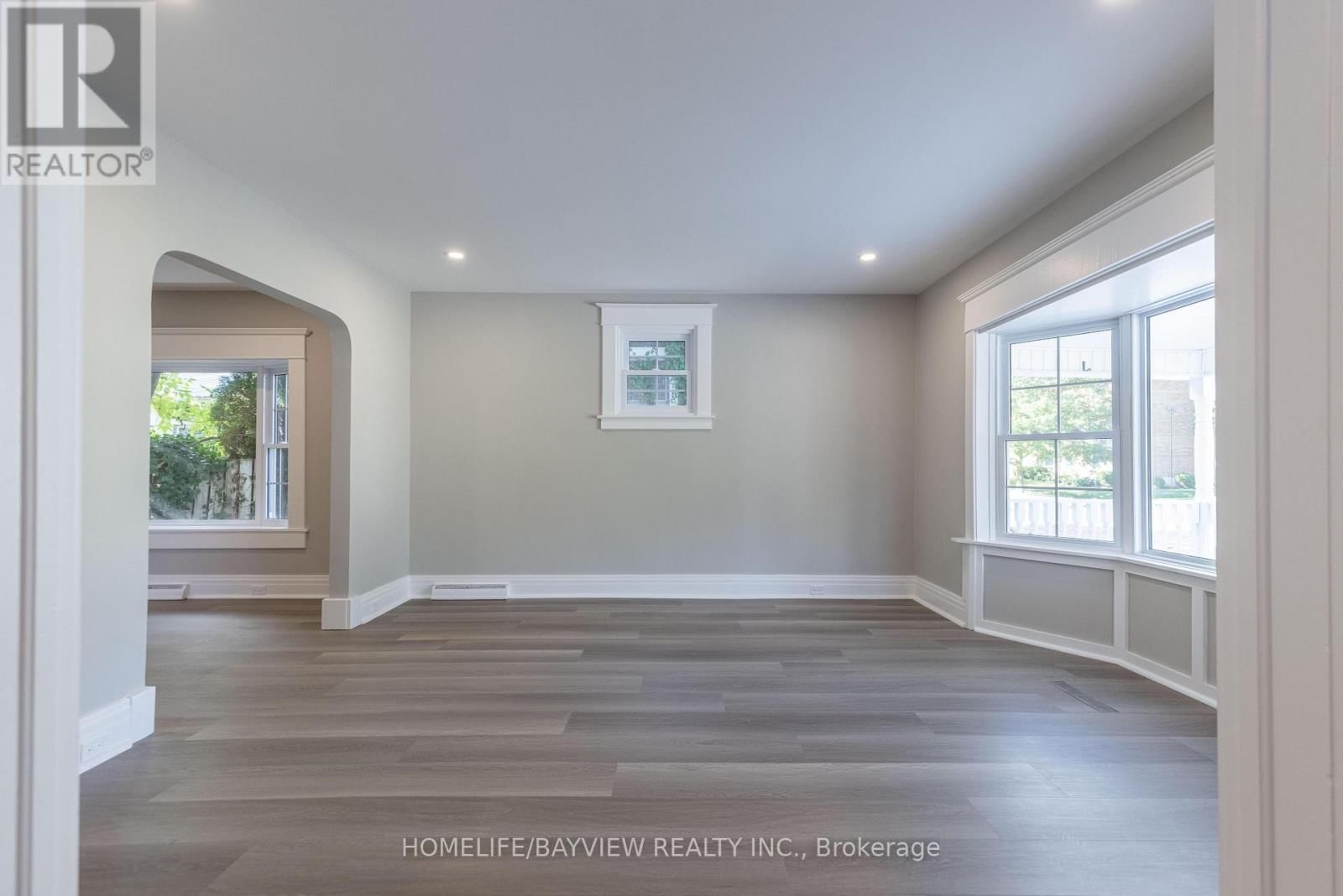 19 MAIN STREET Image 8