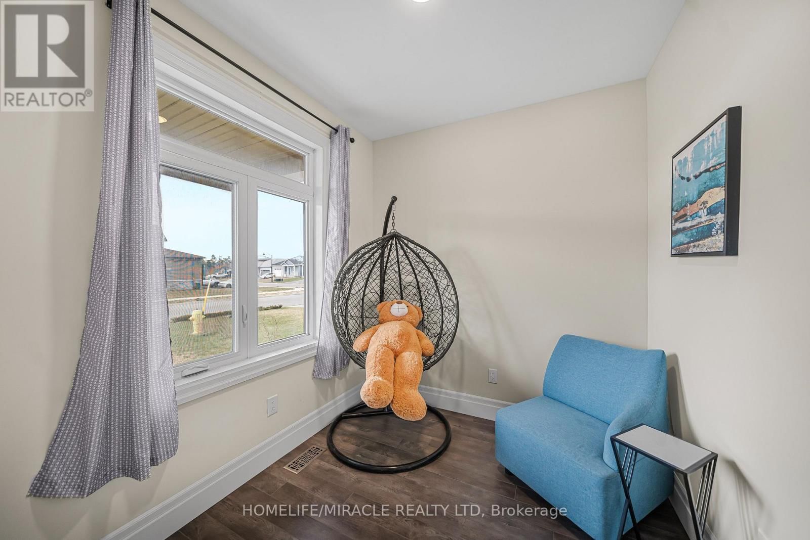 35 ALLEN STREET Image 16