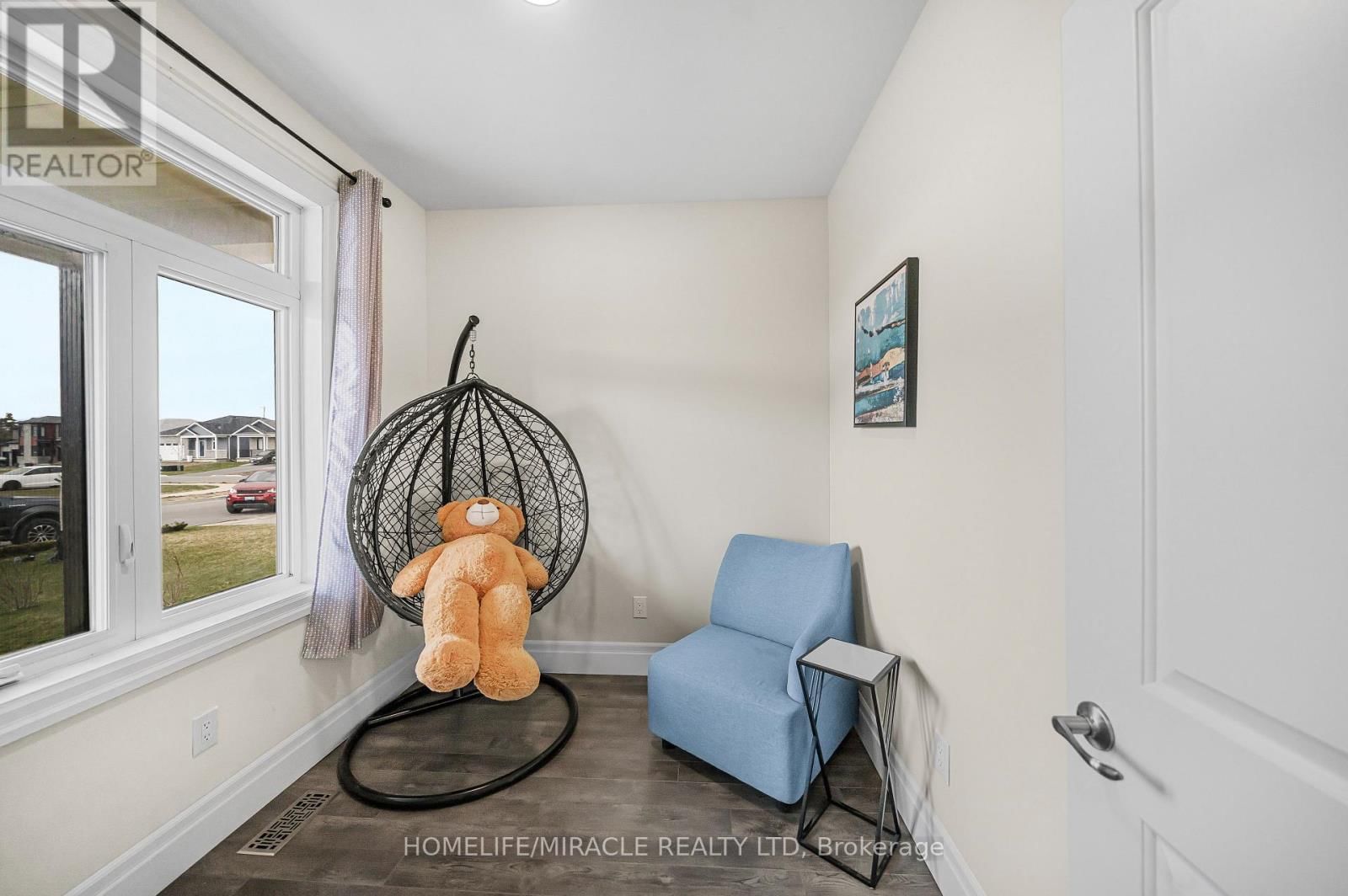 35 ALLEN STREET Image 17