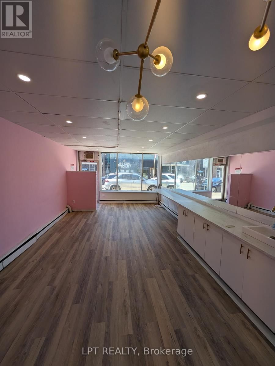 18 KING STREET Image 12