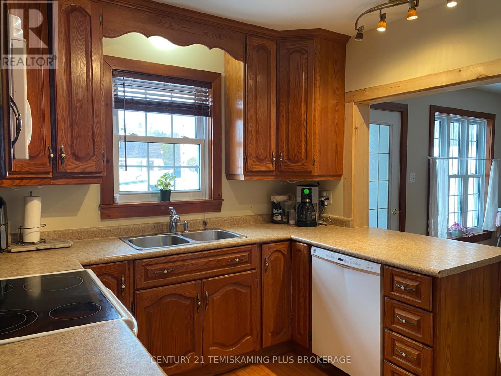 6739 HWY 11 N HIGHWAY Image 8