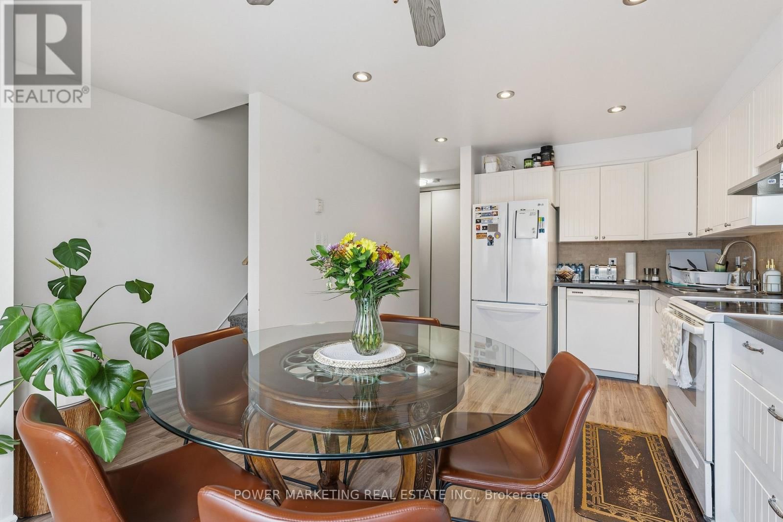 160 RUSHFORD PRIVATE Image 8