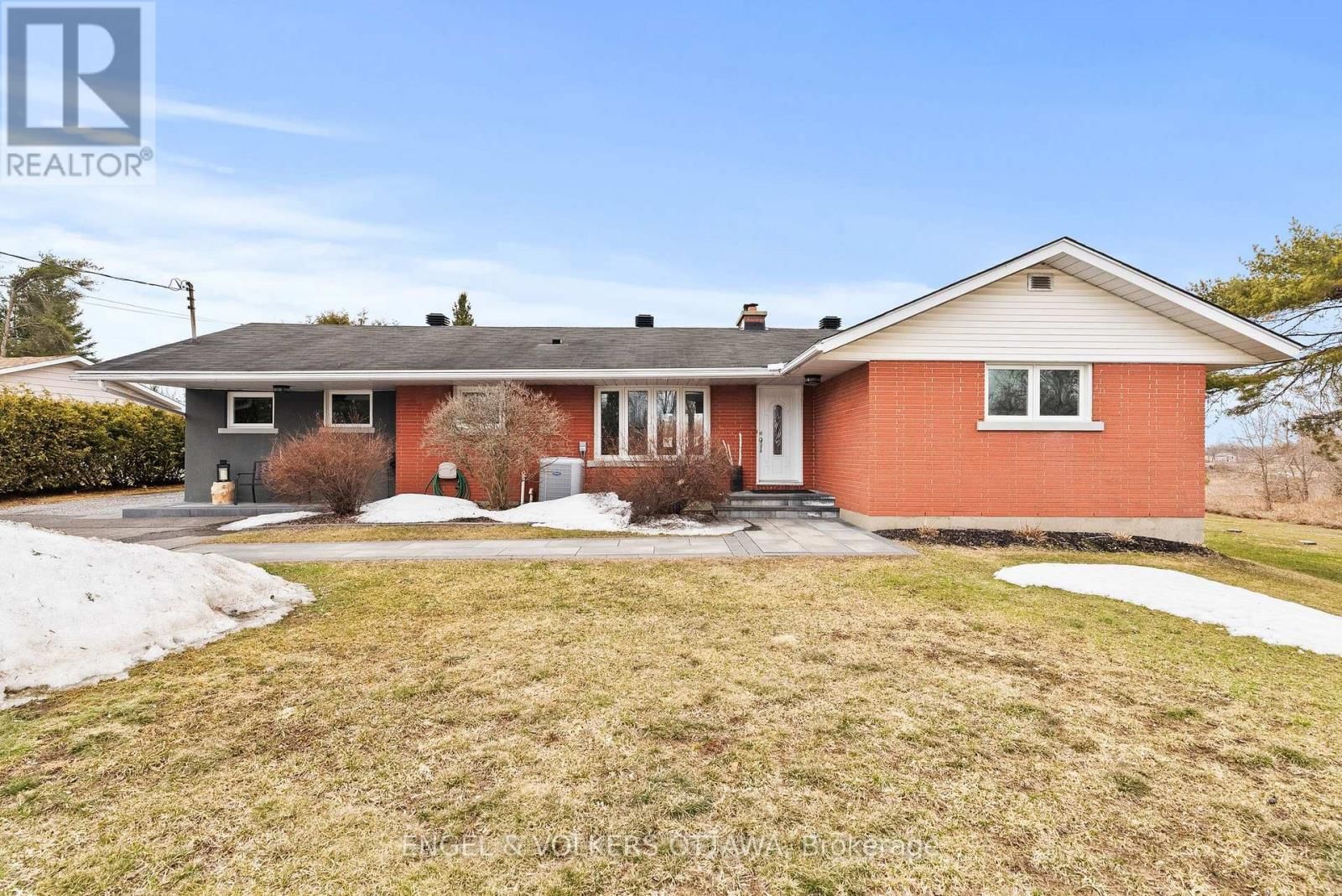 4624 ALBION ROAD Image 1