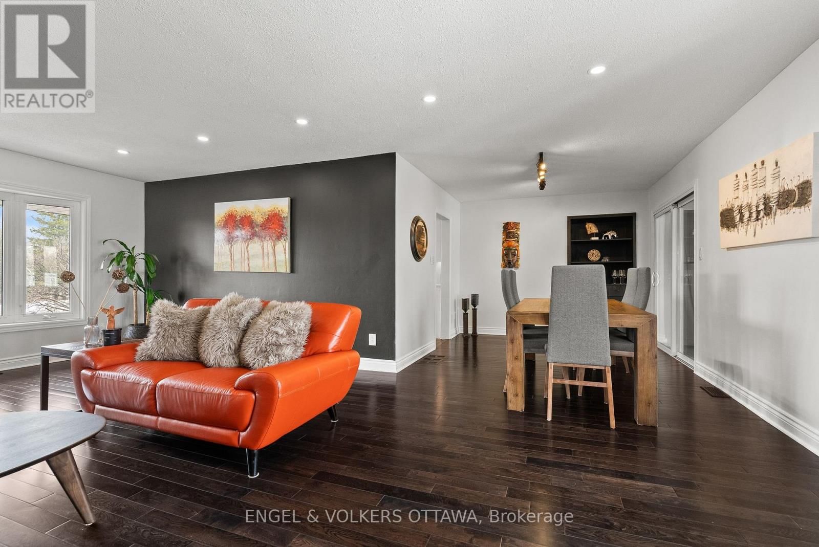 4624 ALBION ROAD Image 10