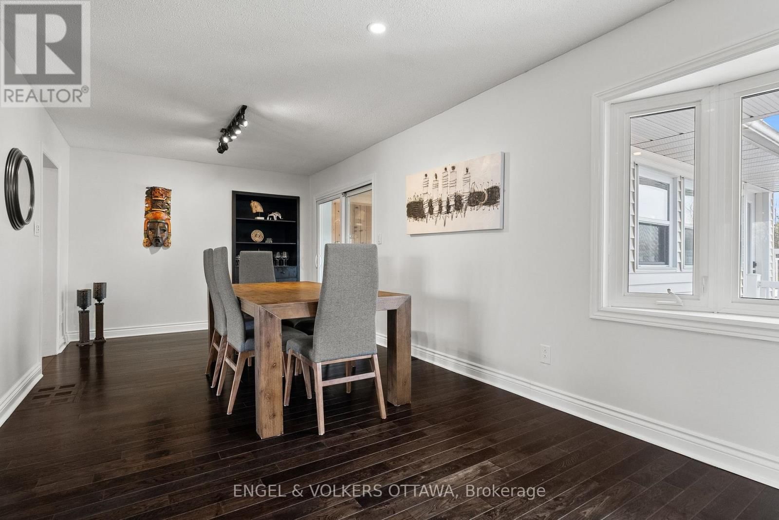 4624 ALBION ROAD Image 11