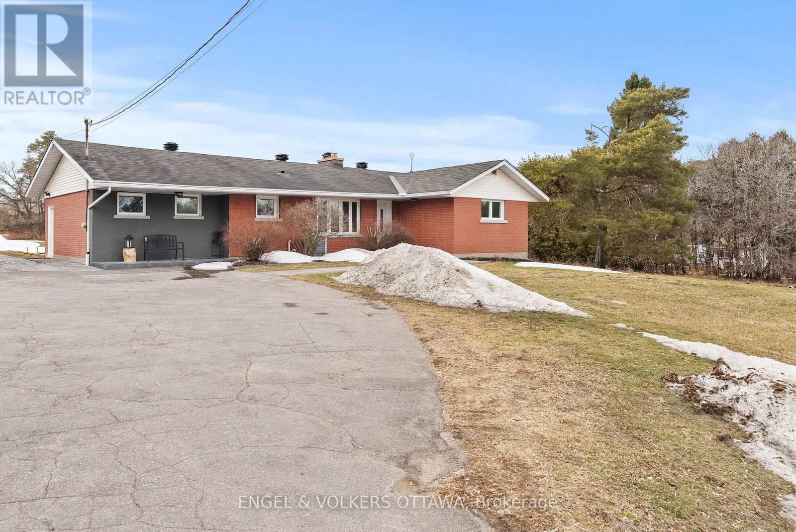 4624 ALBION ROAD Image 2