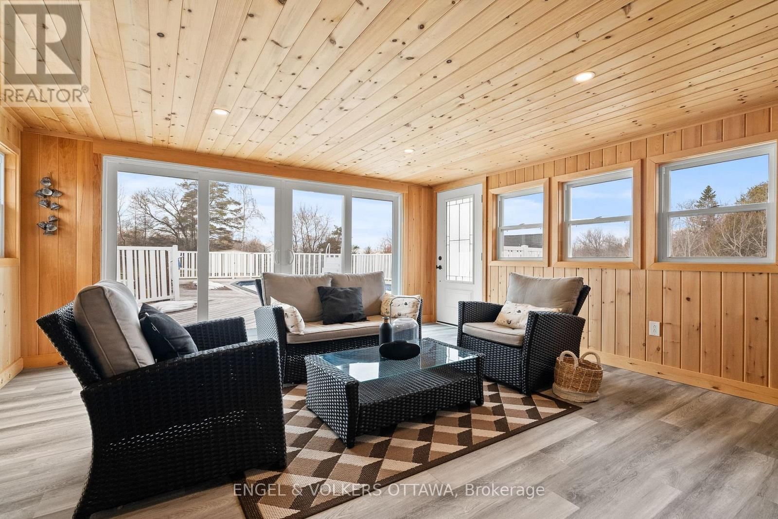 4624 ALBION ROAD Image 23