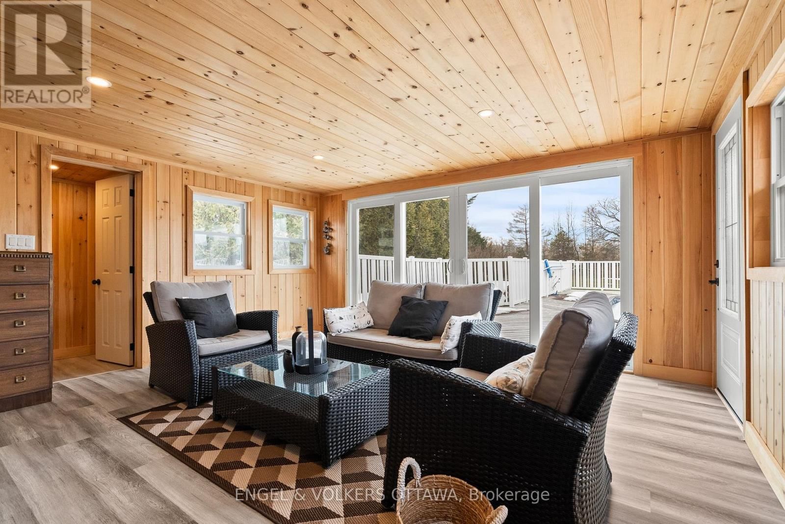 4624 ALBION ROAD Image 24