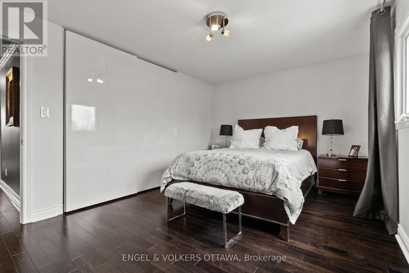 4624 ALBION ROAD Image 28