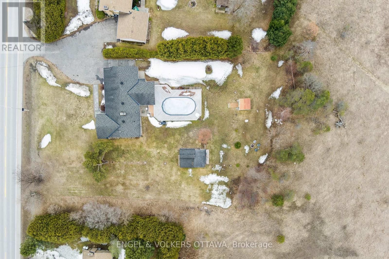 4624 ALBION ROAD Image 3