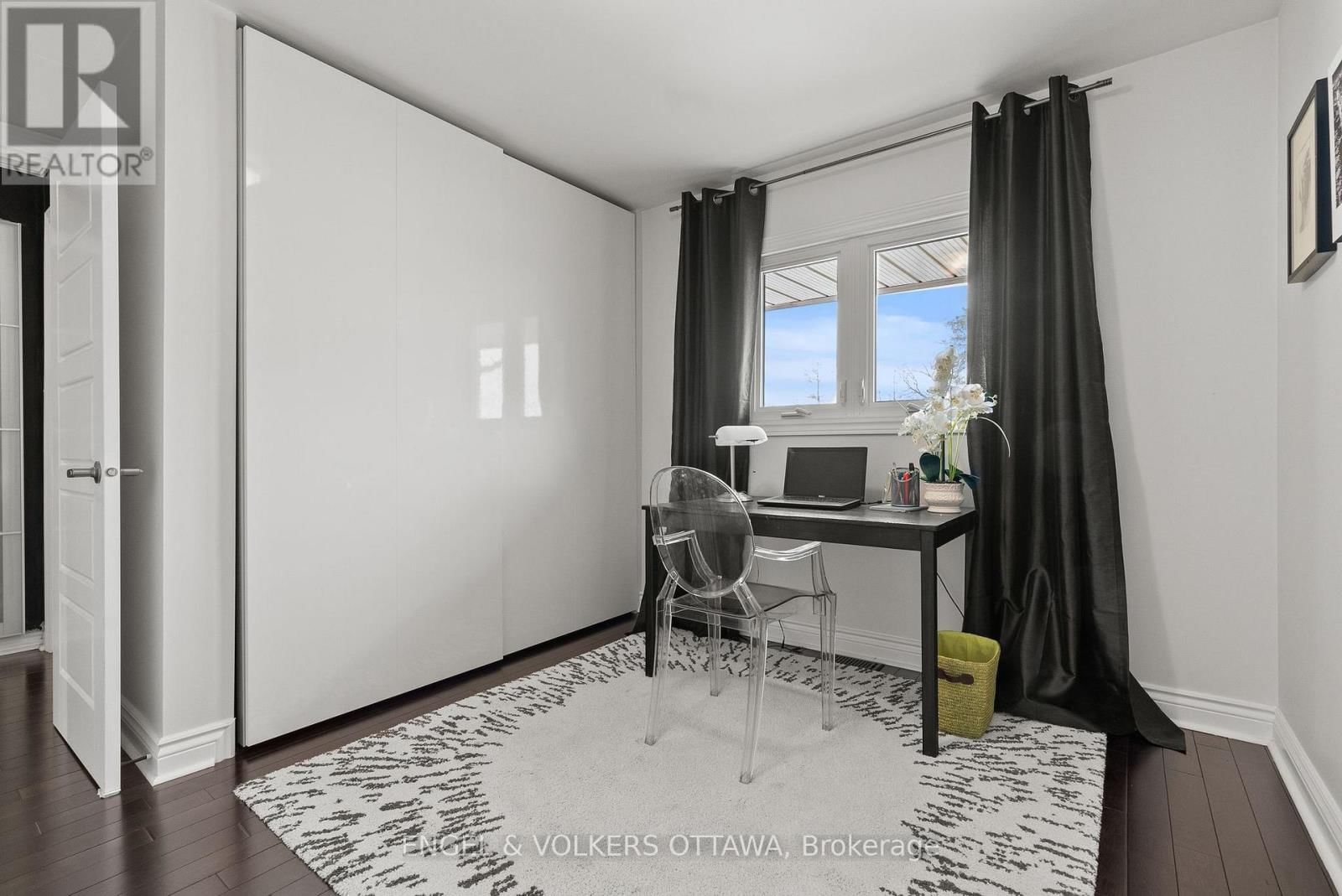 4624 ALBION ROAD Image 33